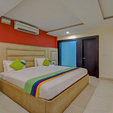 Treebo Elan Hotel Ченай Екстериор снимка